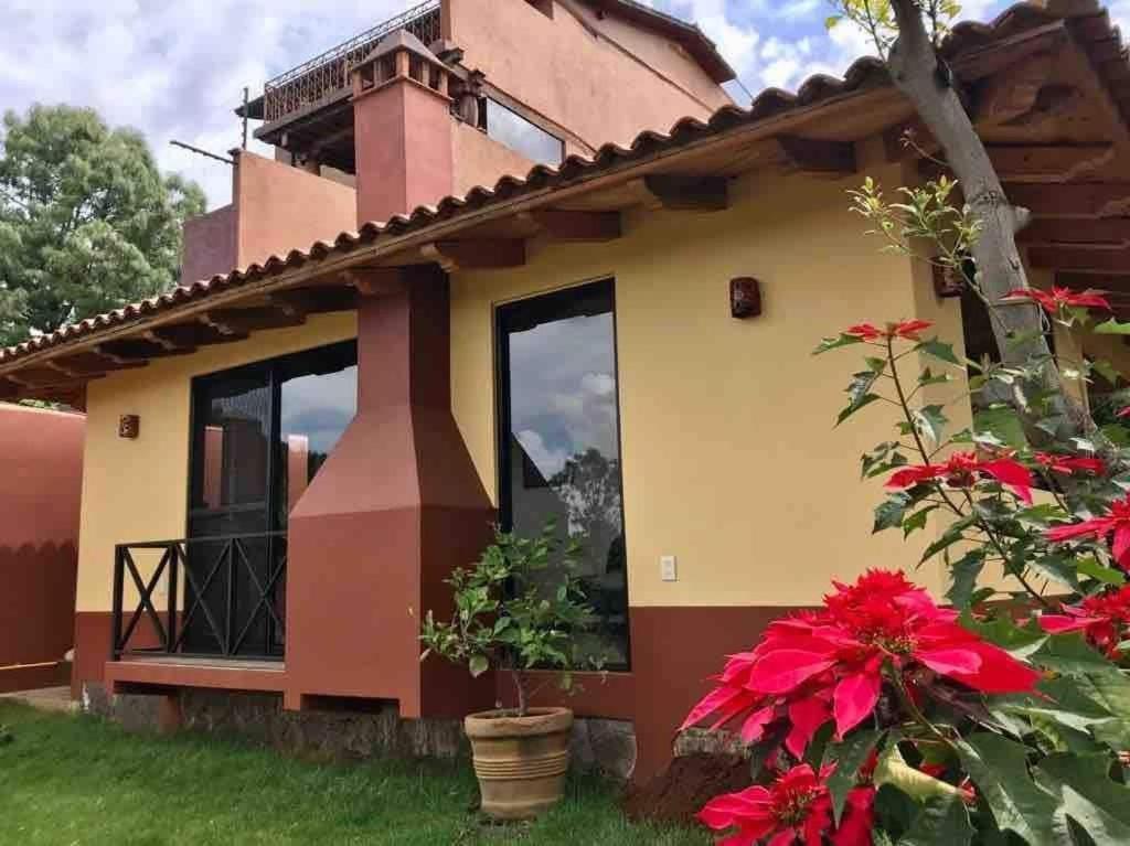 ホテル Brisas De Sol パツクアロ エクステリア 写真